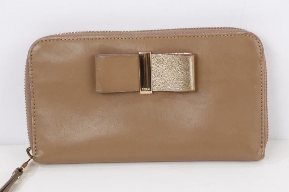Chloe Bobbie Beige Leather Zip Around Long Wallet Gold Bow Accent Continental